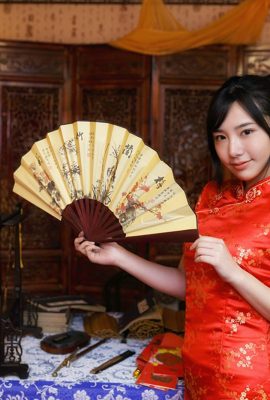 La bellezza taiwanese Zora si congratula per le riprese in studio di moda di Capodanno [72P]
