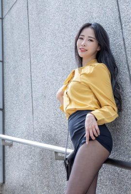 Ragazza taiwanese bellissima gamba-Athena Nana bellissima bellezza dalle gambe in calze nere abbigliamento professionale riprese all’aperto (1) (80P)