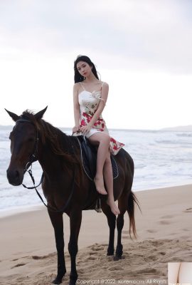 La gonna lunga retrò da 182 cm di Li Yarou con alti spacchi in riva al mare mostra la sua eleganza mentre cavalca un cavallo (74P)