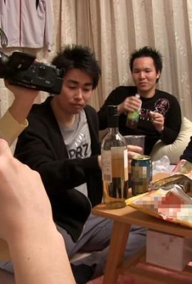 (GIF) Ami Tokunaga Parte del circolo di tennis più divertente del Giappone Studentessa universitaria dal seno grande che beve a casa e si fa scopare (17P)