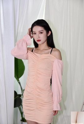 Un raro servizio fotografico privato di una delicata e bellissima modella cinese con il seno piccolo – la piccola Vivian Hsu (54P)