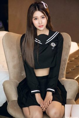 La carina studentessa Xinyi indossa l'uniforme scolastica e ha un seno rotondo e bellissimo che voglio toccare (65P)