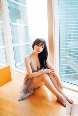 Foto private audaci ed esplicite della bellezza tatuata della modella coreana Sun Lele (41P)