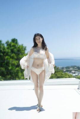Megumi Uenishi pelle bianca pura lucida (71P)