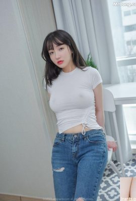 La bella modella coreana grassoccia rivela una foto seducente sul divano – Son Ye Eun (31P)