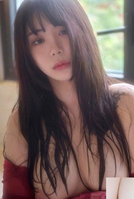 Foto del corpo bagnato della bellezza coreana Wuyo in pigiama bordeaux (36P)