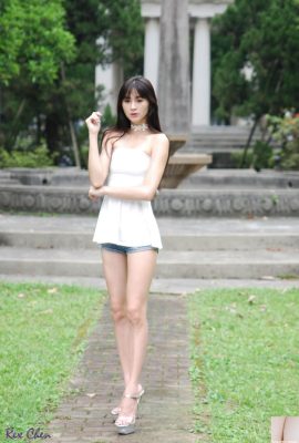 (Foto modello) Le bellissime gambe della modella taiwanese Lola scattate privatamente sul posto (32P)