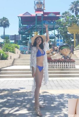 Il vestitino sexy di Madou Duan Jingle con seno scollato e belle gambe ruba i riflettori negli scatti all'aperto (16P)