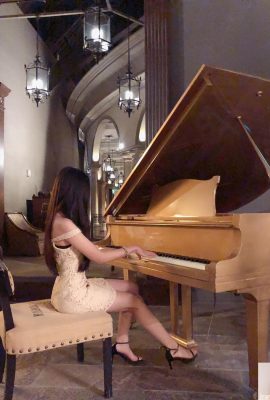 L'elegante ragazza che suona il piano in Golden Sanmai, il vestitino non riesce a nascondere le sue belle curve ~ Yan Yan'er (10P)