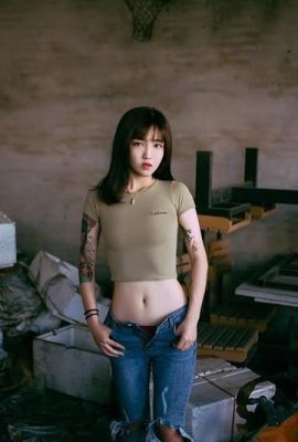 “Indossa vestiti per sembrare più magro, togliti vestiti per sembrare più grasso” La studentessa Yingying fa una grande differenza nello stile dei suoi top (26P)