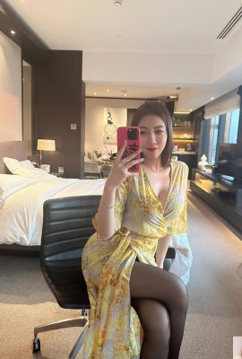 (Collezione online) XiuRen bellissima modella Guoer Victoria “Yellow Jersey” (30P)