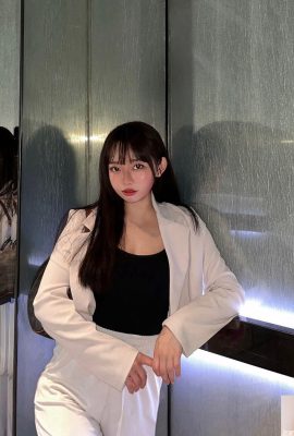 La ragazza sexy “Zhan Zhuzhu” ha un seno così accattivante che è così calda che è così attraente che è così attraente (10P)