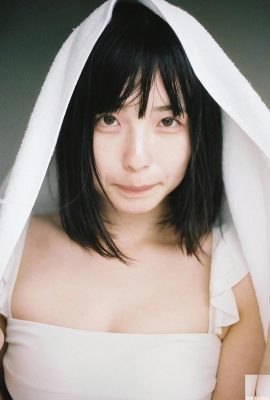 (こまめ) La tenera pelle bianca come la neve della bella ragazza fa venire voglia alla gente di mangiarne un boccone (4P)