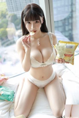 Le patatine e il seno della pura giovane ragazza Zhu Ker ti stanno aspettando per assaggiarli (47P)