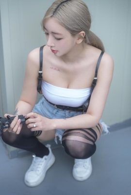 (Jia) La ragazza bionda coreana con le gambe lunghe e la pelle chiara diventa sempre più irritata quanto più la guardi (58P)