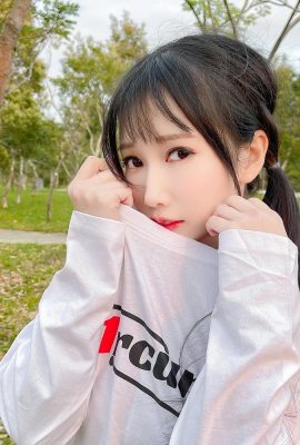 La ragazza sexy “Yu Huang Yuwen” ha un viso dolce e inebriante e una bella figura irresistibile (10P)