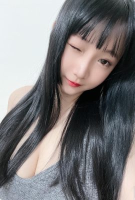 La ragazza tettona “Xu Ganzai” ha una figura sexy ed è così femminile da essere disgustosa (10P)