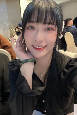 La bella ragazza Youtuber “Qiuqiu MiKa” ha delle natiche rotonde e bellissime che sono così affilate! L'immagine è accattivante (10P)