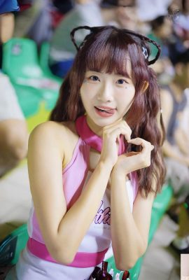 La bella cheerleader “Chen Yu” ha un viso delicato e infantile e curve snelle, e il suo livello di zucchero nel sangue aumenta immediatamente (10P)