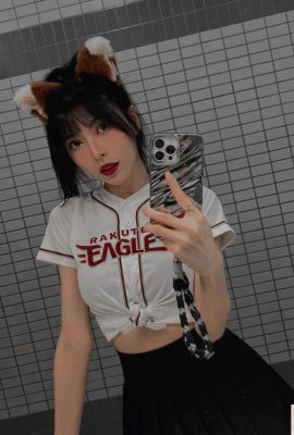 La dea cheerleader “Xiao Zhen Nai” ha un viso dolce e una figura orgogliosa. Ho guardato Dong Weitiao online (10P)