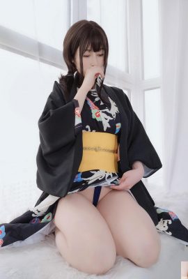 Shirogane 81 “Japanese Kimono 2” prende l'iniziativa di esporre la parte inferiore del corpo, rendendola sexy (64P)