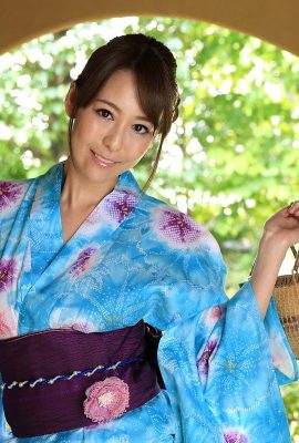 Il volto della bellezza di Hikaru Asagiri Yukata distorto dall'inserimento anale (22P)