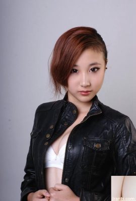 (Modello cinese sexy) Riprese private sexy su piccola scala della giovane modella Lin Xiaojiao (34P)