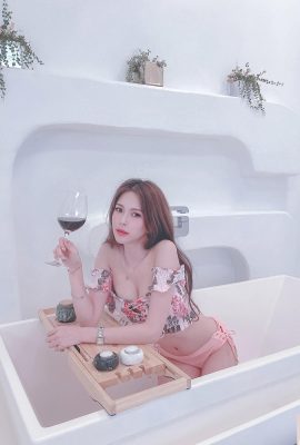 Il sorriso invincibile “Katie Xuan” è allo stesso tempo dolce e sexy, con una curva del corpo perfetta (23P)