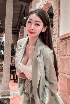 Il busto mosso e la vita stretta della ragazza dal seno capriccioso “Rei” sono troppo sexy (29P)