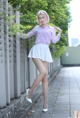 (Beautiful Legs Extra) La modella di bellezza con le gambe lunghe Wang Hong e gonna corta bianca e tacchi alti con gambe bellissime (77P)