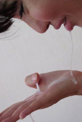 Le abilità di leccata anale di una donna matura troia sono qualcosa che nemmeno gli uomini normali sopportano (28P)
