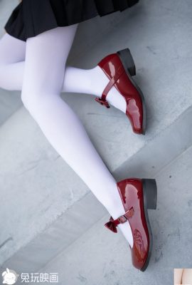 (Rabbit gioca con film) -Red Shoes Girl Waiting to Me (40p)