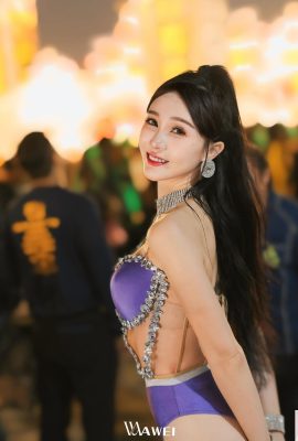 “Peach Spotlight” La scala fotografica della bella dea è illimitata (35p)