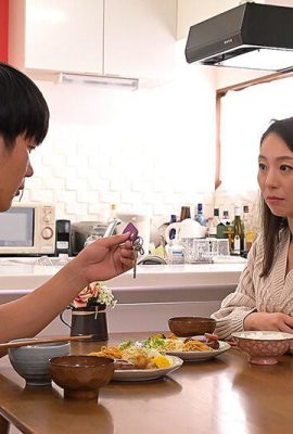 TADOKORO YURI: una bella moglie pervertita che filma segretamente il sesso con gli altri per piacere a suo marito Tadokoro Yuri (21p)