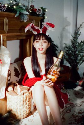 “Jiujiu is wu cimin” mostra la sua figura morbida e il suo fascino (23p)