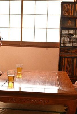Ikegami Otoha, Adachi Yuri: una ragazza cinese di Gal Cina estremamente popolare sta agitando le braccia, e la lunga fila è incredibile nelle strade dei cinesi … (21p)