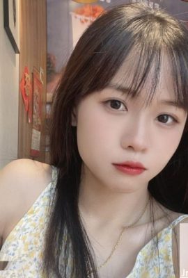Una bella foto di una bella ragazza con una ragazza nuda ed esposta! (14p)