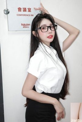 Cheerleading “Yun Xi” ha un affascinante sorriso soleggiato (10p)
