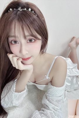 Aspetto dolce “Elsa” petto pieno sotto il viso dolce (10p)