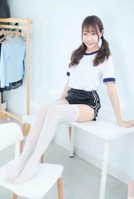 “Qiaoqiao” ha un corpo super bello con una bella gambe + un fallo sui glutei (10p)