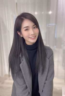 Sweet Girl “Yun Yun'er” ha un fallo della sua figura e sembra così bella che è sul lato (10p)