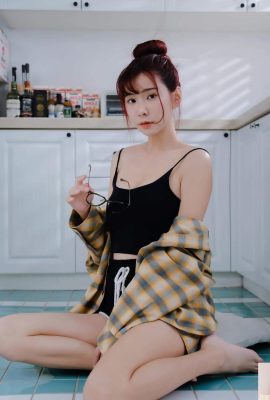 Una faccia di bell'aspetto non è stanca di guardarlo. “Sutin? (L'aspetto simile a W-He-Hired Zan Li è affascinante (10p)