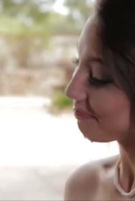 Non è sufficiente scopare la hostess migliore e dovrai sfogare la sua piccola cameriera (19p)