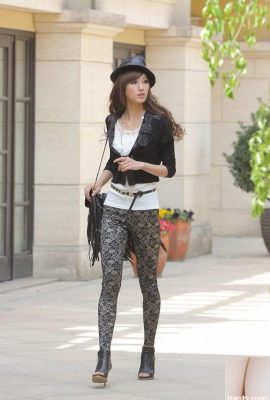 (Collezione online) La migliore bellezza in collant e gonne strette (22p)