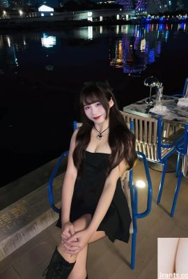 La bella ragazza con gli occhi elettrici “che imparano silenzioso” bellezza del respiro (10p)