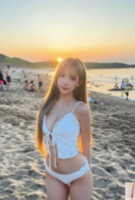 La bella ragazza con gli occhi grandi “Cai Cai” ha profondo la linea di carriera con affascinante sorriso dolce (10p)