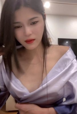 Revesons sexy Live Broadcaster (32p)