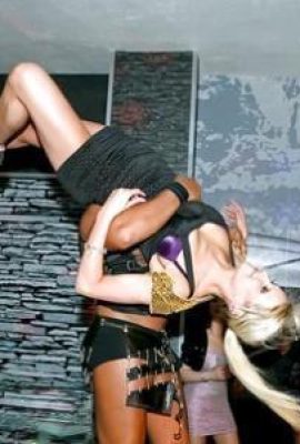 I seni da troia si divertono tantissimo ad una festa selvaggia tra ubriachi (15P)