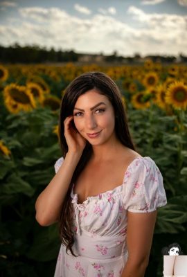 (Suicide Girls) 21 luglio 2025 – Siennabreeze – Flirty In The Flowers (54P)