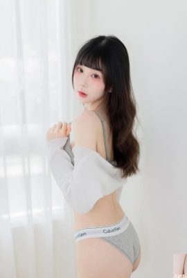 “Pane tostato” L'immagine bianca e tenera del corpo attira molto l'attenzione ed emana una forte tentazione (10P)